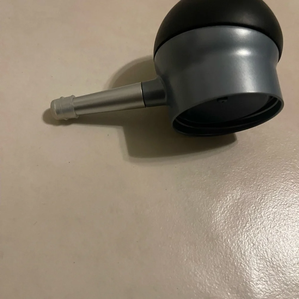 Fiber spray applicator